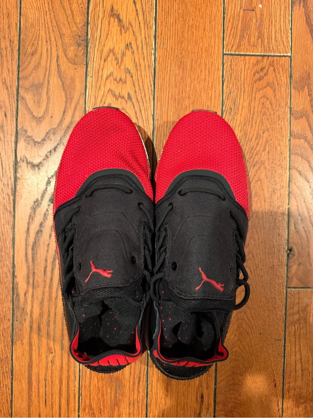 Puma Men’s Red and Black Lightweight Sneakers
